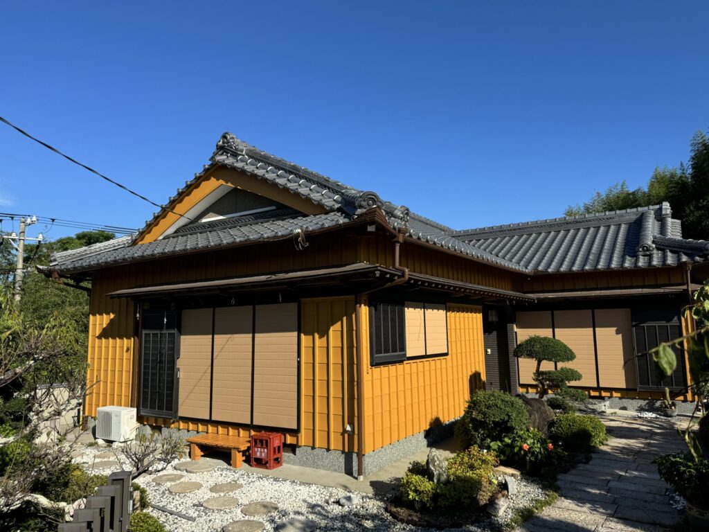 白木色で自然な風合いで仕上げた事例