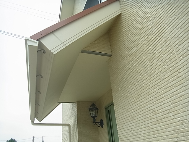 玄関に設置した庇