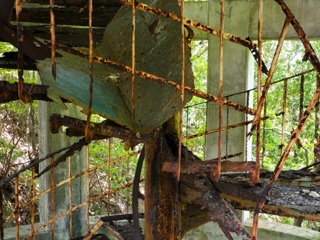 塩害の被害にあった階段